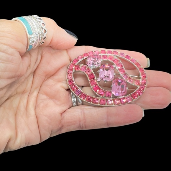 Vintage Art Deco Pink Rhinestone Pot Metal Brooch - Picture 8 of 8